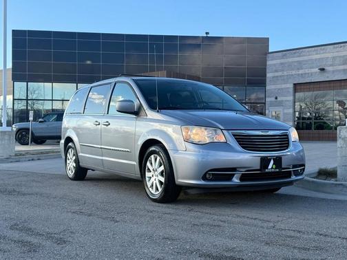 2014 Chrysler Town & Country Touring