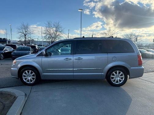 2014 Chrysler Town & Country Touring