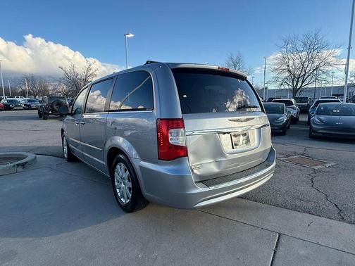 2014 Chrysler Town & Country Touring