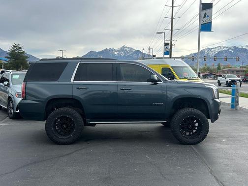 Dark Sky Metallic 2020 GMC Yukon SLT