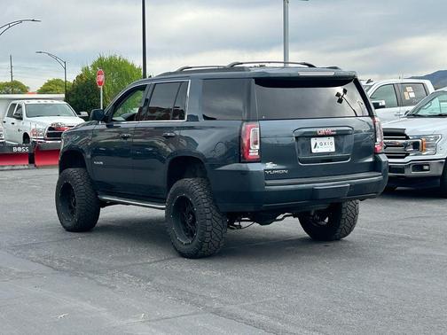 Dark Sky Metallic 2020 GMC Yukon SLT