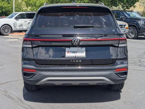Deep Black Pearl Effect 2025 Volkswagen Taos 1.5T S