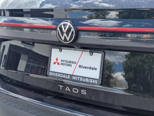 Deep Black Pearl Effect 2025 Volkswagen Taos 1.5T S