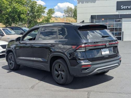 Deep Black Pearl Effect 2025 Volkswagen Taos 1.5T S