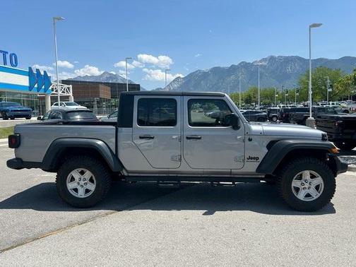 2020 Jeep Gladiator Sport