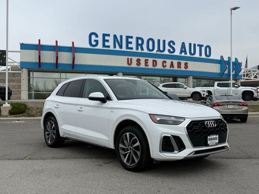 Arkona White 2024 Audi Q5 45 S line quattro Premium