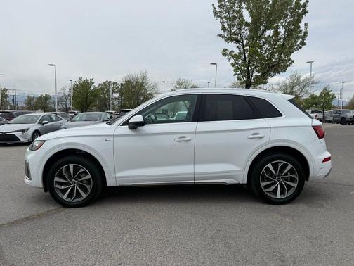 Arkona White 2024 Audi Q5 45 S line quattro Premium