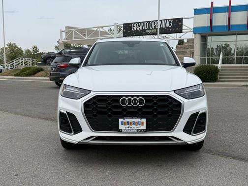 Arkona White 2024 Audi Q5 45 S line quattro Premium