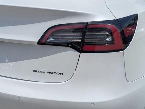 2022 Tesla Model 3 Base