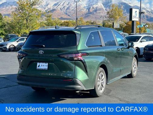 2025 Toyota Sienna XLE