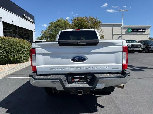 Oxford White 2017 Ford F-250 XLT
