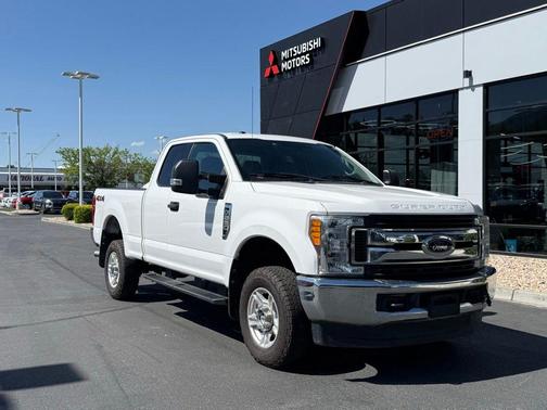 Oxford White 2017 Ford F-250 XLT