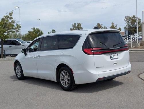2023 Chrysler Pacifica Touring-L