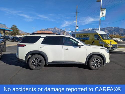2023 Nissan Pathfinder SV