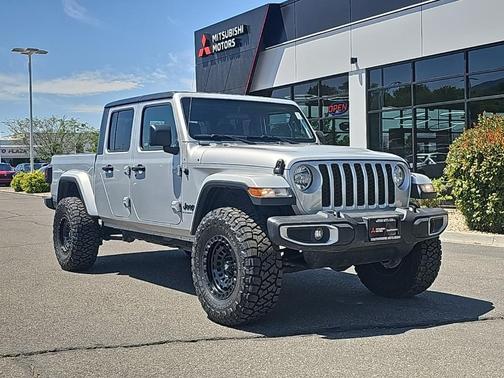 2023 Jeep Gladiator Sport