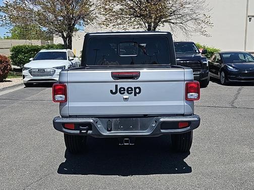 2023 Jeep Gladiator Sport