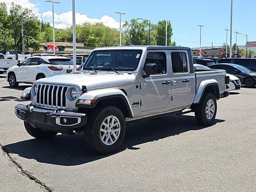 2023 Jeep Gladiator Sport