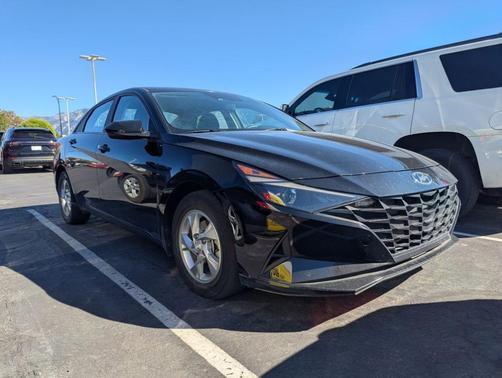 2023 Hyundai ELANTRA SE