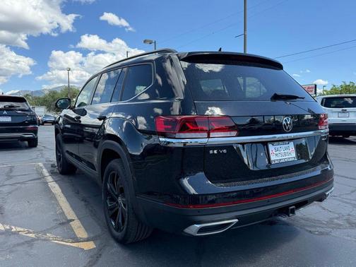 Deep Black Pearl Effect 2023 Volkswagen Atlas 3.6L SE w/Technology