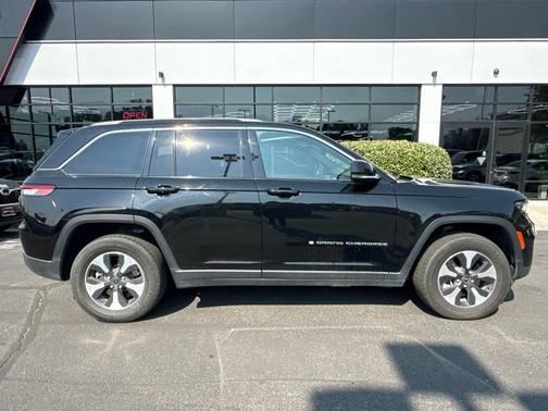 Diamond Black 2024 Jeep Grand Cherokee 4xe Base