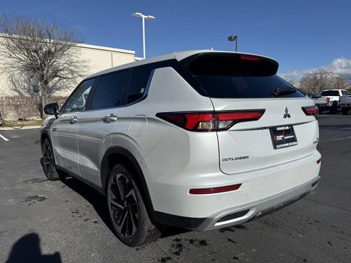 2025 Mitsubishi Outlander PHEV SE