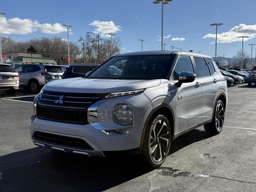 2025 Mitsubishi Outlander PHEV SE