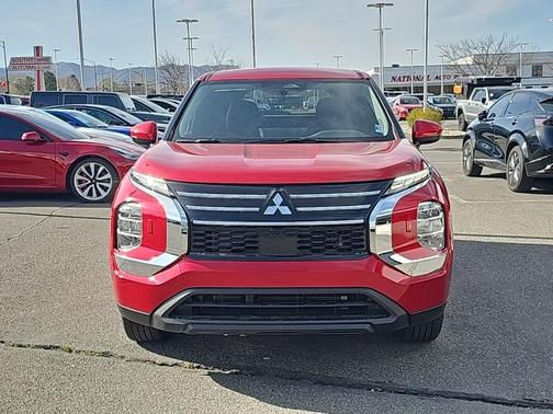 2025 Mitsubishi Outlander ES