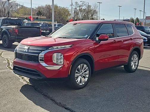 2025 Mitsubishi Outlander ES