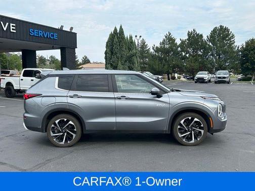 2023 Mitsubishi Outlander PHEV SE
