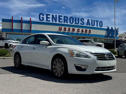 Pearl White 2014 Nissan Altima 2.5 S