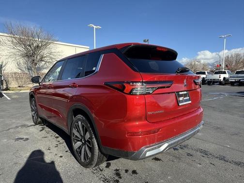 2025 Mitsubishi Outlander SE