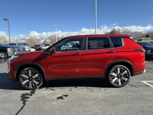 2025 Mitsubishi Outlander SE