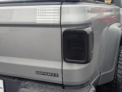 2020 Jeep Gladiator Sport