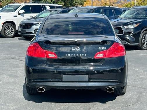 2011 INFINITI G37x Base