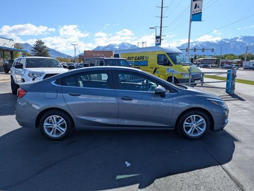 Satin Steel Gray Metallic 2018 Chevrolet Cruze LT