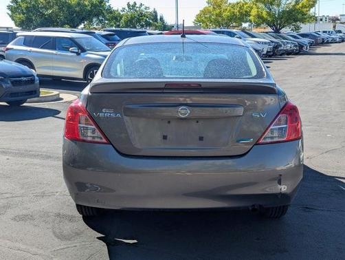 2013 Nissan Versa 1.6 SV