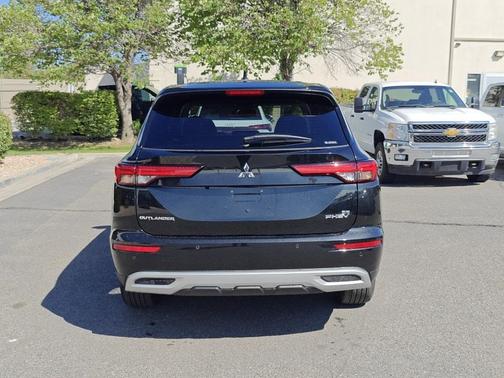 2025 Mitsubishi Outlander PHEV SE