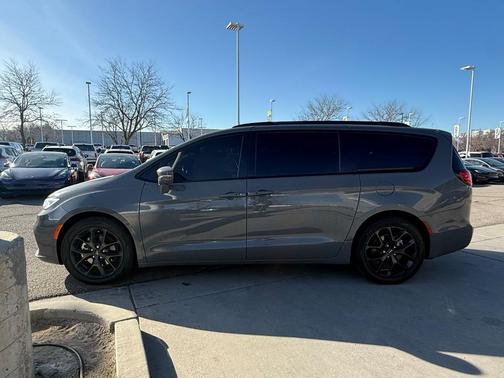 2021 Chrysler Pacifica Touring