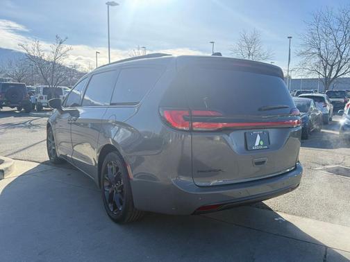 2021 Chrysler Pacifica Touring