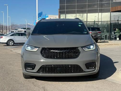 2021 Chrysler Pacifica Touring