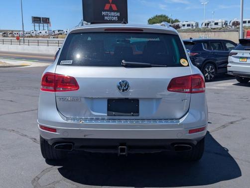 Silver 2014 Volkswagen Touareg Sport