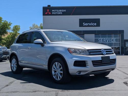Silver 2014 Volkswagen Touareg Sport