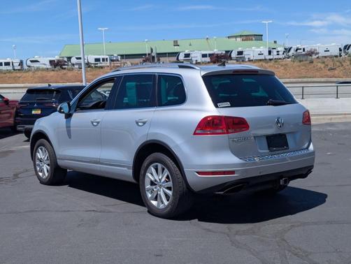 Silver 2014 Volkswagen Touareg Sport