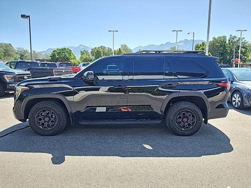 2024 Toyota Sequoia SR5