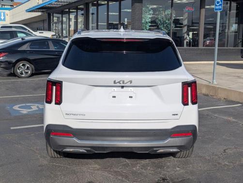 2024 Kia Sorento S