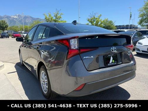 Magnetic Gray Metallic 2021 Toyota Prius L