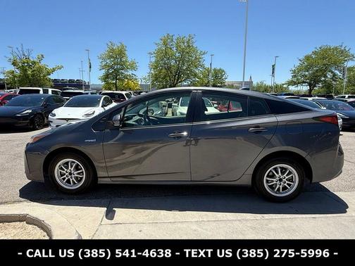 Magnetic Gray Metallic 2021 Toyota Prius L