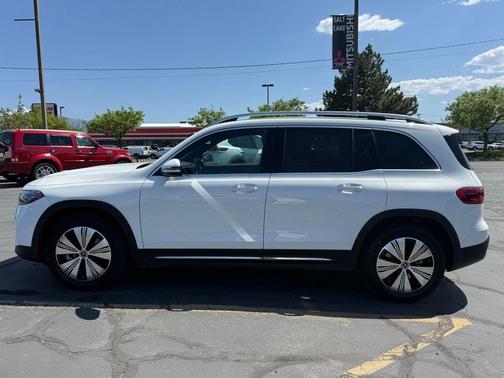 White 2024 Mercedes-Benz EQB 250 Base