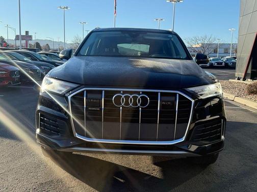 2023 Audi Q7 45 Premium Plus