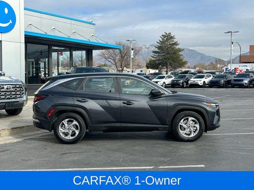 2022 Hyundai TUCSON SE